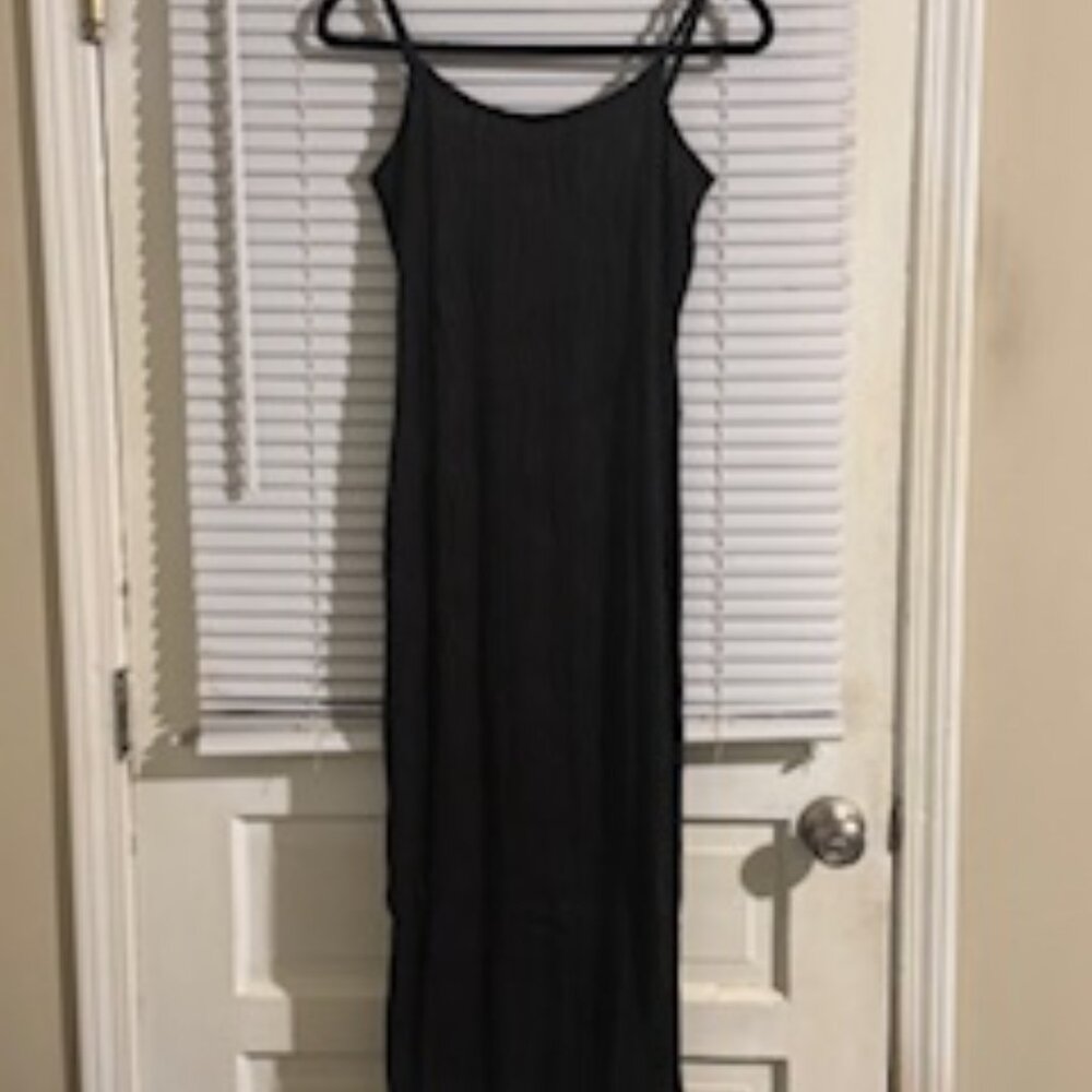 Elegant Large Black Knit Bodycon Midi Dress – Sleek & Flattering - Picture 3 of 4